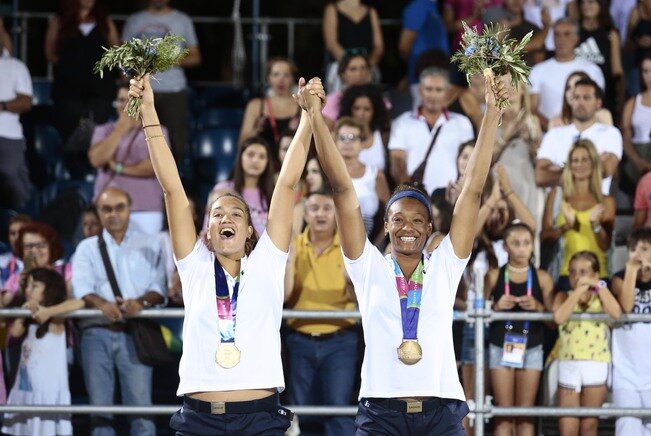 Women's Beach Volleyball: Champagne Beats Zivania